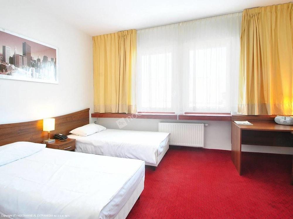 M Hotel Łódź Exteriör bild