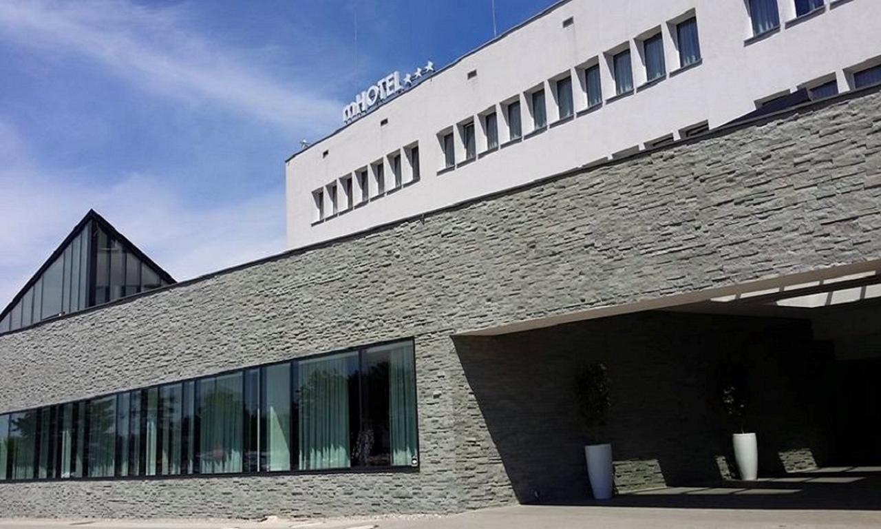 M Hotel Łódź Exteriör bild